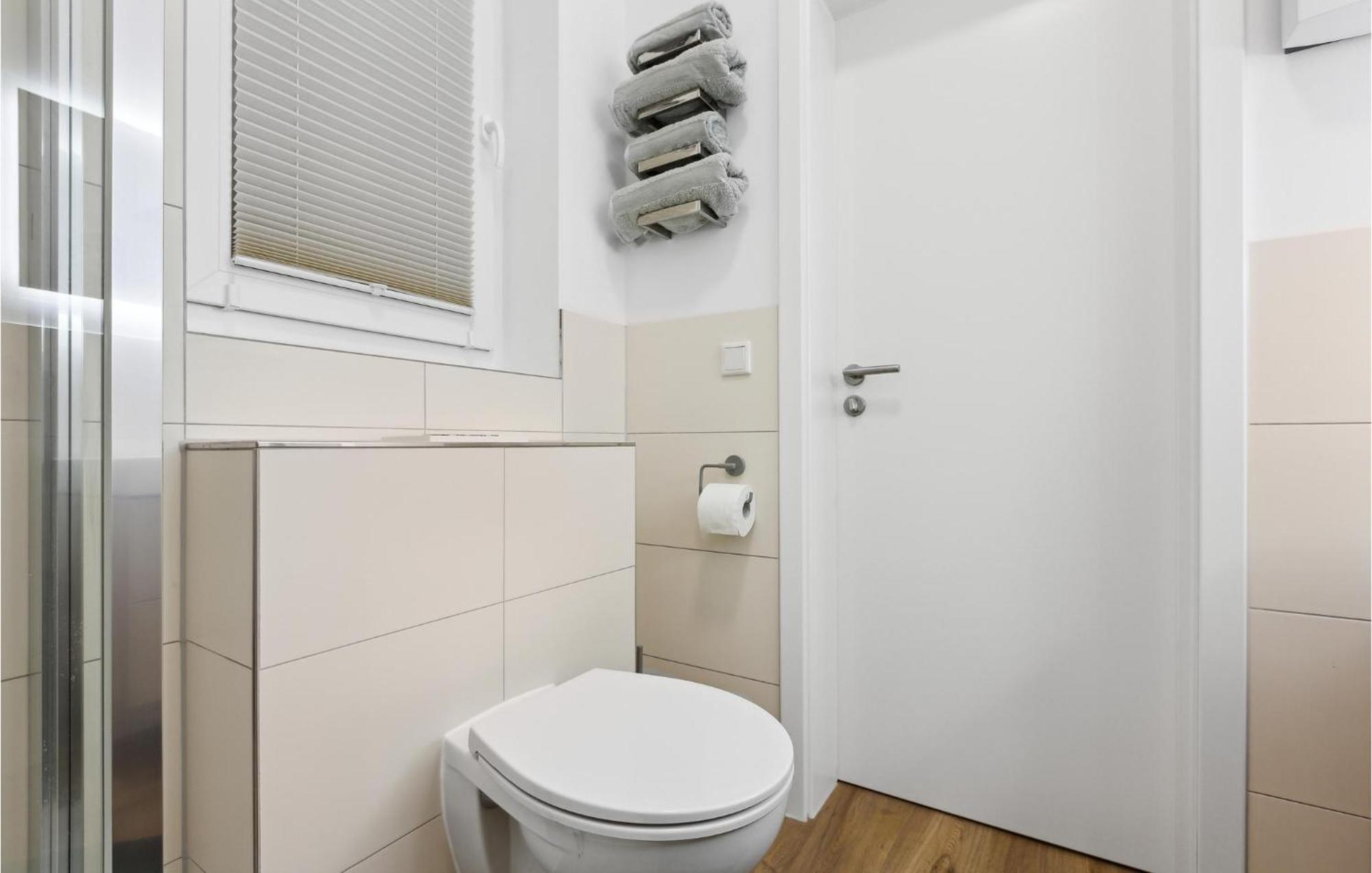 Pet Friendly Apartment In Naumburg With Kitchen Екстер'єр фото