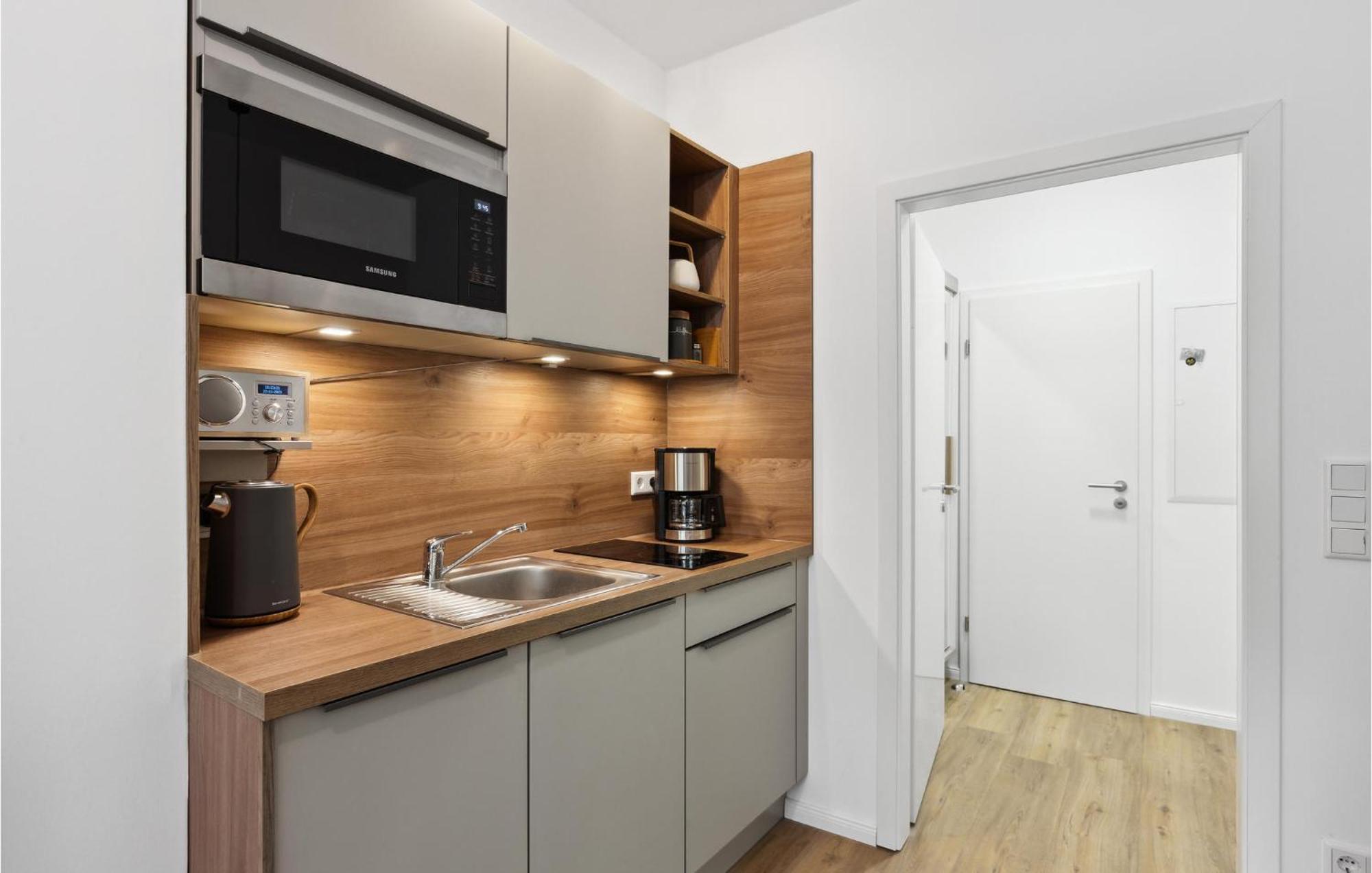 Pet Friendly Apartment In Naumburg With Kitchen Екстер'єр фото
