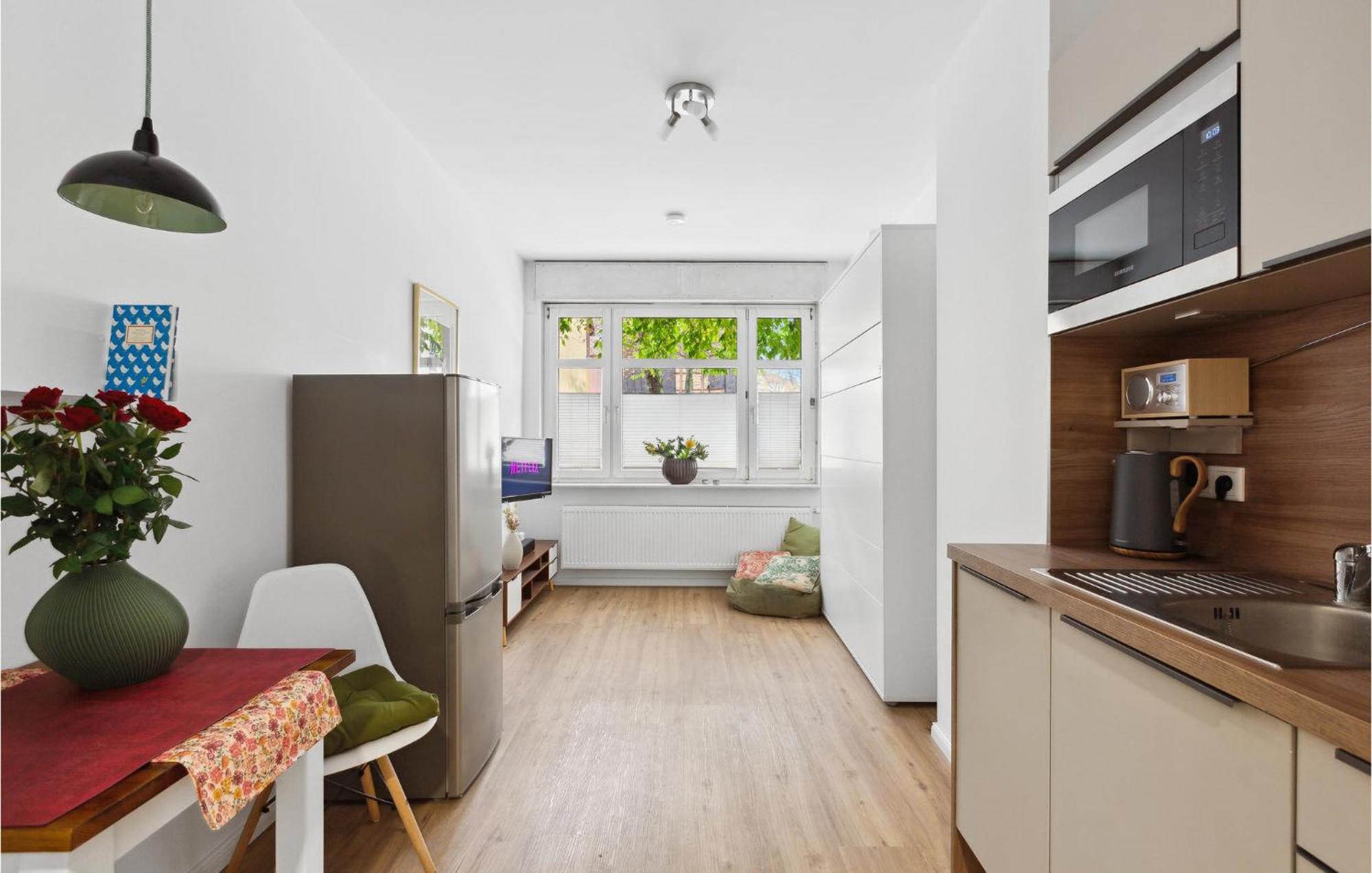 Pet Friendly Apartment In Naumburg With Kitchen Екстер'єр фото