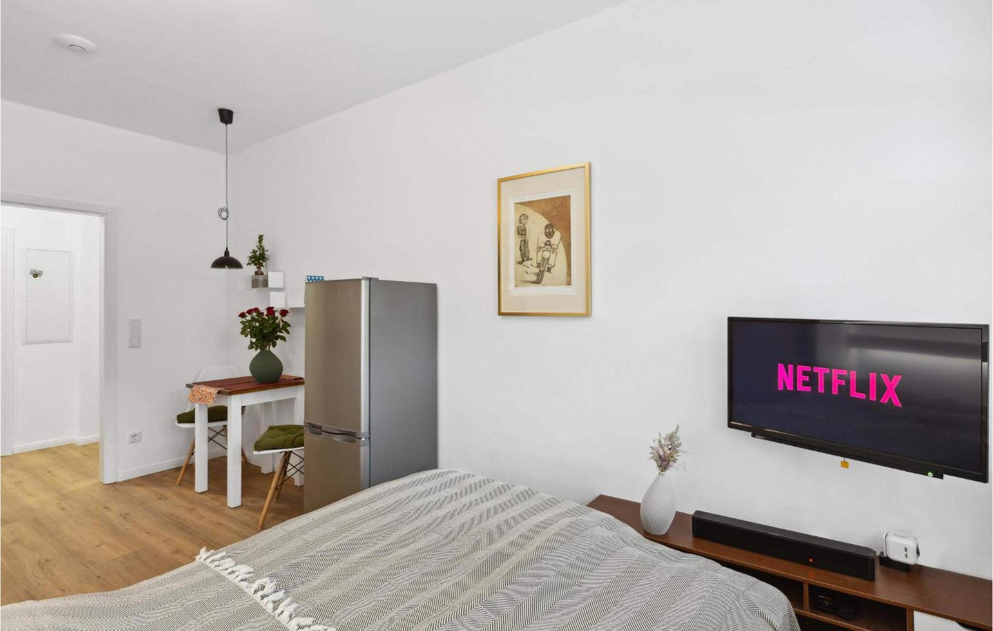 Pet Friendly Apartment In Naumburg With Kitchen Екстер'єр фото