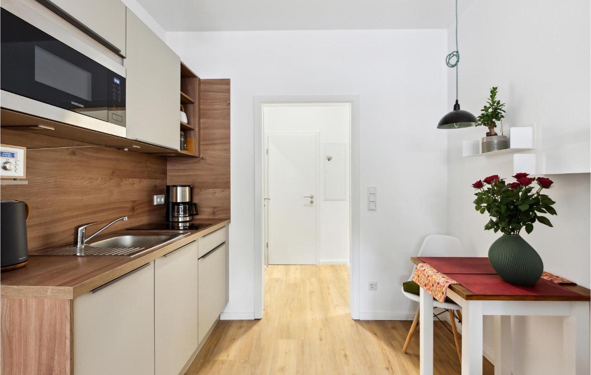 Pet Friendly Apartment In Naumburg With Kitchen Екстер'єр фото